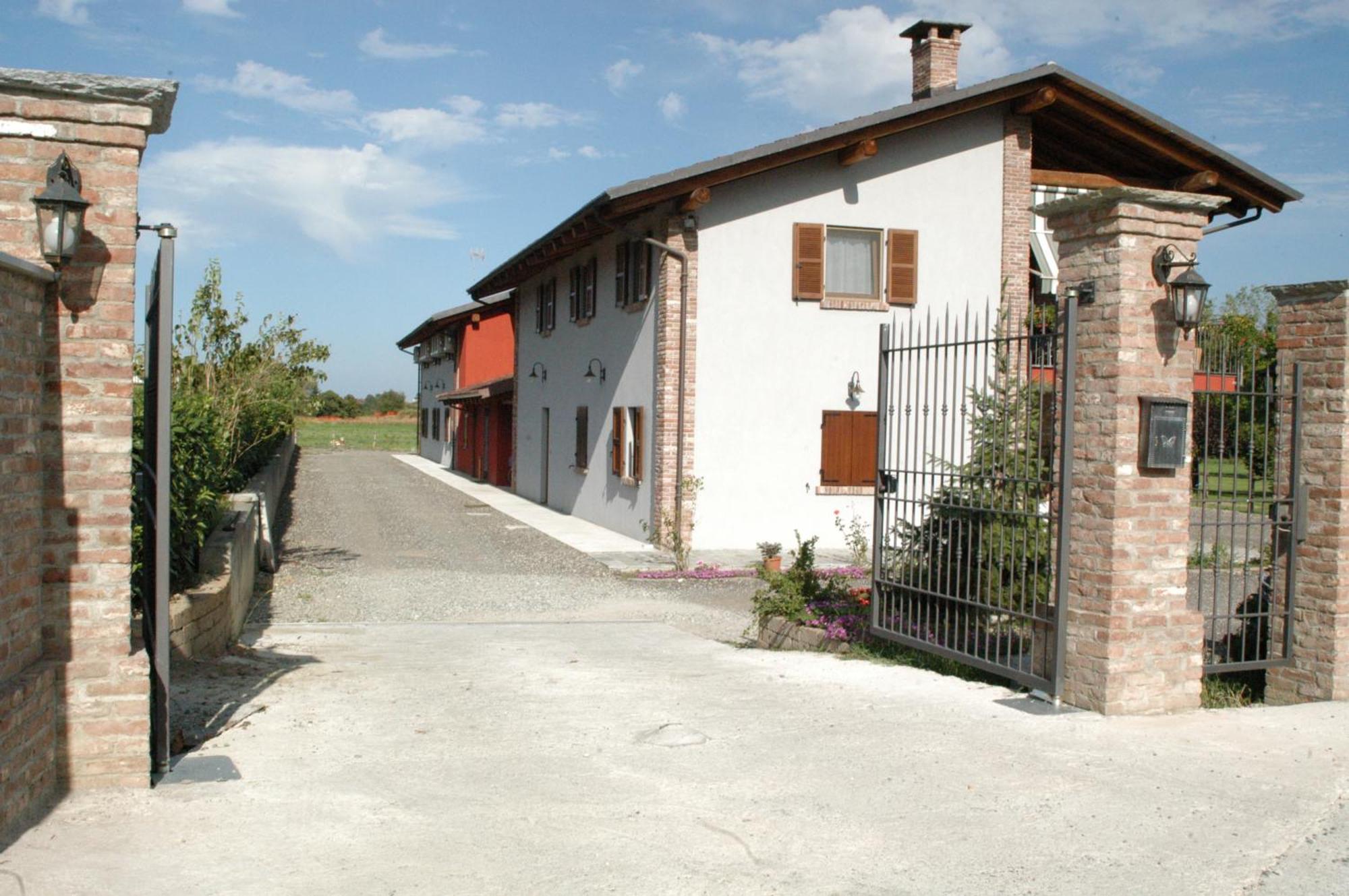 Agriturismo La Sforzata Collegno Exterior photo